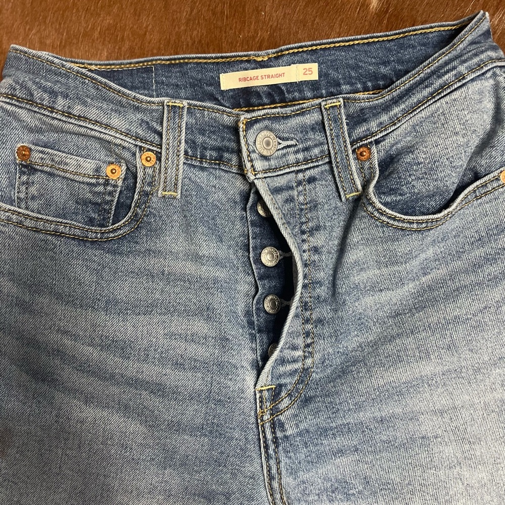 Levi's Ribcage Straight Jeans - Picture 2 of 8